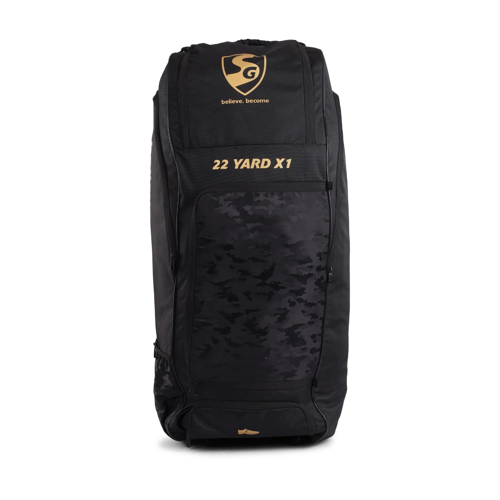 Cric Studio Canada Kit Bag SG 22 Yard X1 Duffle Wheelie with durable fabric, zipper closure, and adjustable shoulder strap.