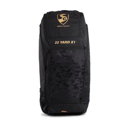Cric Studio Canada Kit Bag SG 22 Yard X1 Duffle Wheelie with durable fabric, zipper closure, and adjustable shoulder strap.