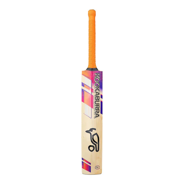 Cricket bat Kookaburra Aura Pro 2.0 by Cric Studio Canada, showing the wooden handle and blade design from a side view.