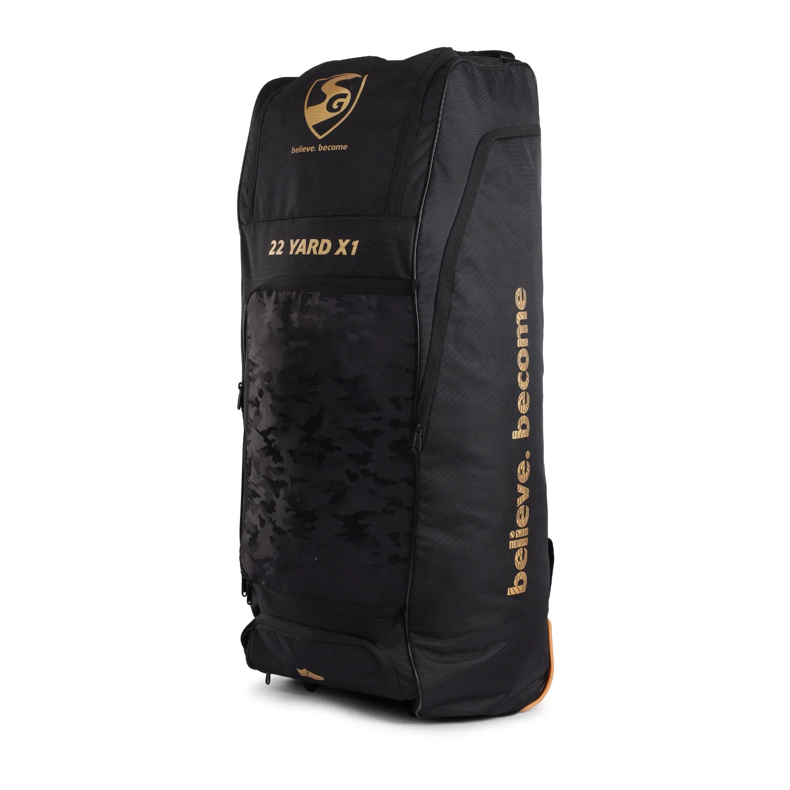 Cric Studio Canada Kit Bag SG 22 YARD X1 Duffle Wheelie with adjustable straps and durable fabric, ideal for sports or travel.