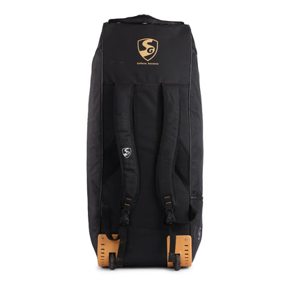 Cric Studio Canada Kit Bag SG 22 Yard X1 Duffle Wheelie with handles and wheels for easy transport.