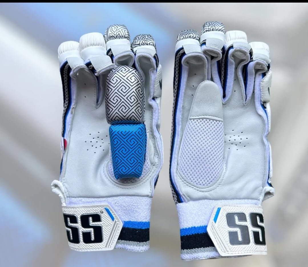 SS Aerolite Batting Gloves