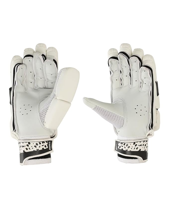 Puma Future 4 cricket batting gloves with padded palms and adjustable straps, designed for optimal grip and protection.