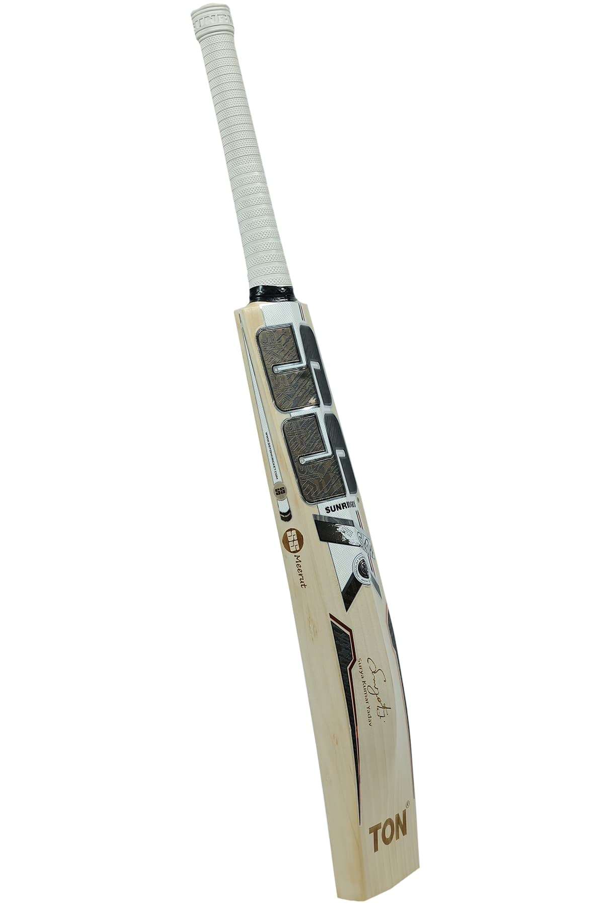Cricket bat from Cric Studio Canada, SS SKY 360 EW BAT, showing a wooden cricket bat with a curved handle and brand logo.