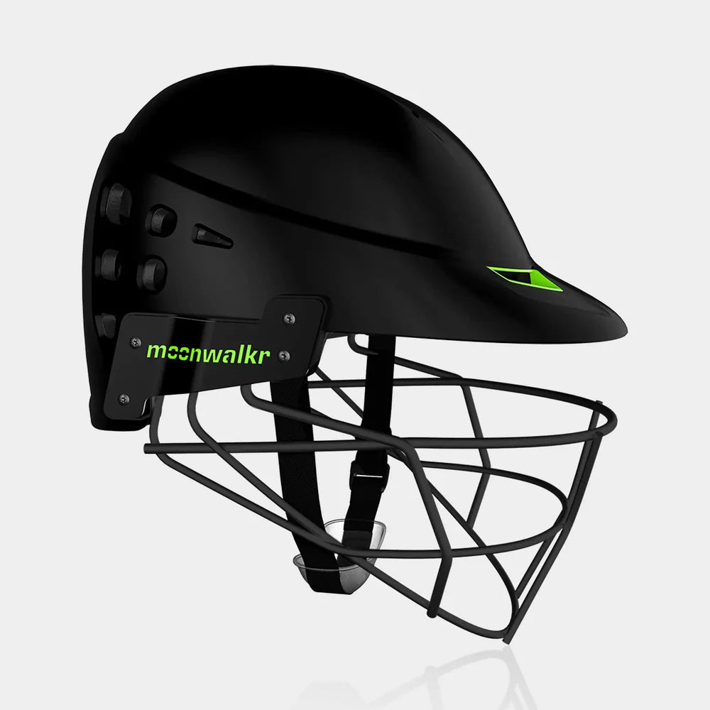 Moonwalkr MIND 2.0 helmet with adjustable straps and ventilation openings, designed for safety and comfort.
