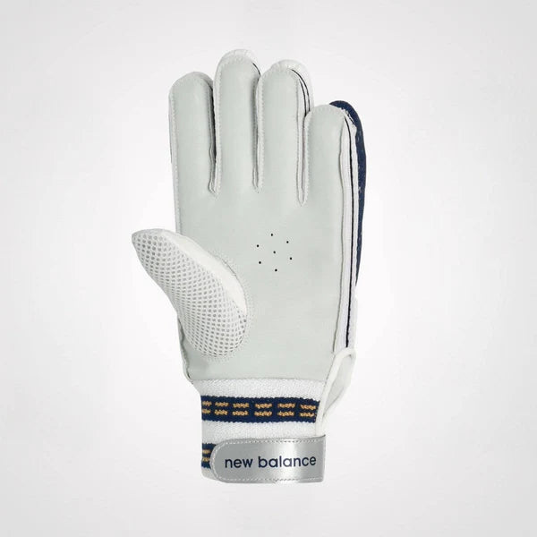 Cric Studio Canada NB DC 3i cricket batting gloves, black with padded palms and finger protection, designed for cricket players.