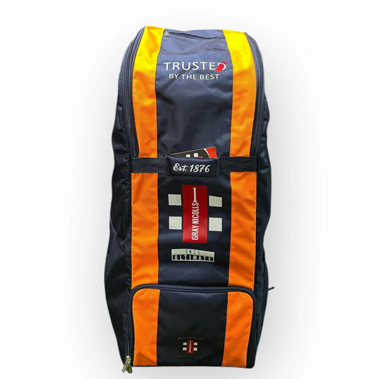 Cric Studio Canada GN 3.5 Ultimate Duffle Kitbag with sturdy handles and spacious main compartment for sports or travel use.