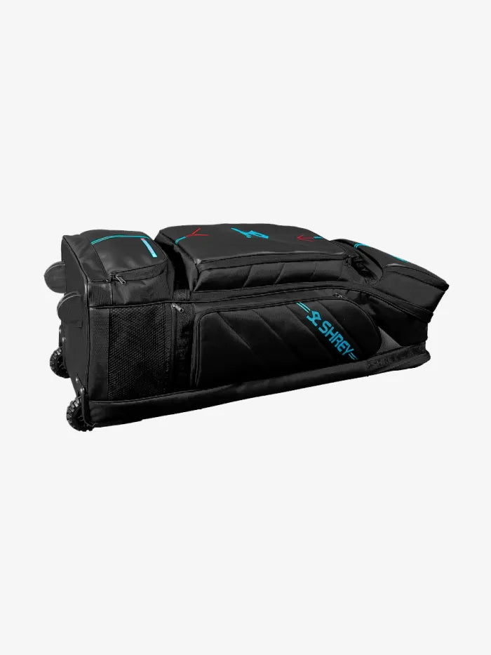 Black Shrey Kitbag Meta Duffle Wheelie 120 from Cric Studio Canada, showing the durable wheeled duffle bag with a spacious design.