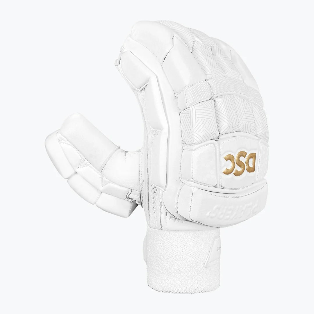 Adult right-handed cricket batting gloves from Cric Studio Canada, designed for comfort and protection for male players.