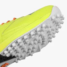 DSC Jaffa GT cricket shoes, black and white athletic shoes with breathable mesh and cushioned soles for cricket players.