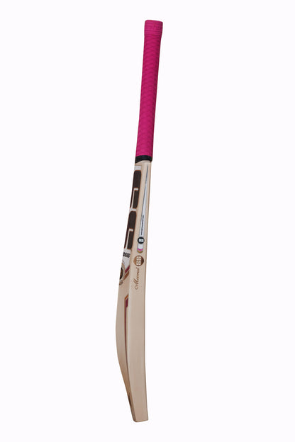 English Willow cricket bat from Cric Studio Canada, SS Gladiator model with a sturdy wooden blade and grip for cricket playing.