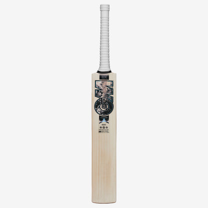 GM Diamond 555 English Willow Cricket Bat by Cric Studio Canada, showing the bat's blade and handle with detailed craftsmanship.