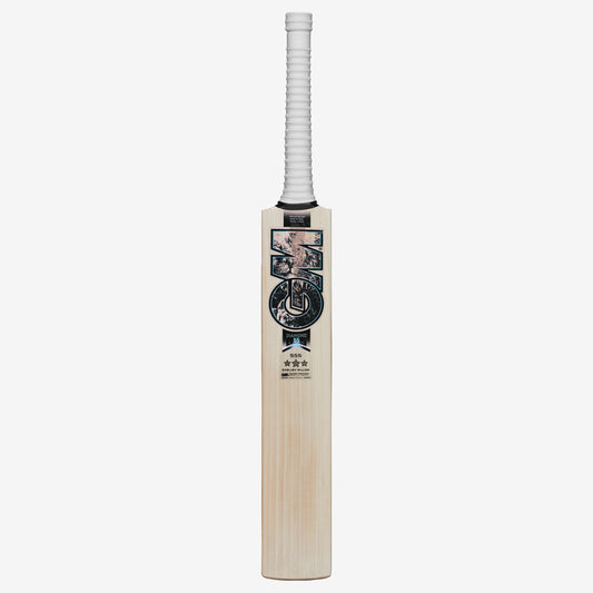GM Diamond 555 English Willow Cricket Bat by Cric Studio Canada, showing the bat's blade and handle with detailed craftsmanship.