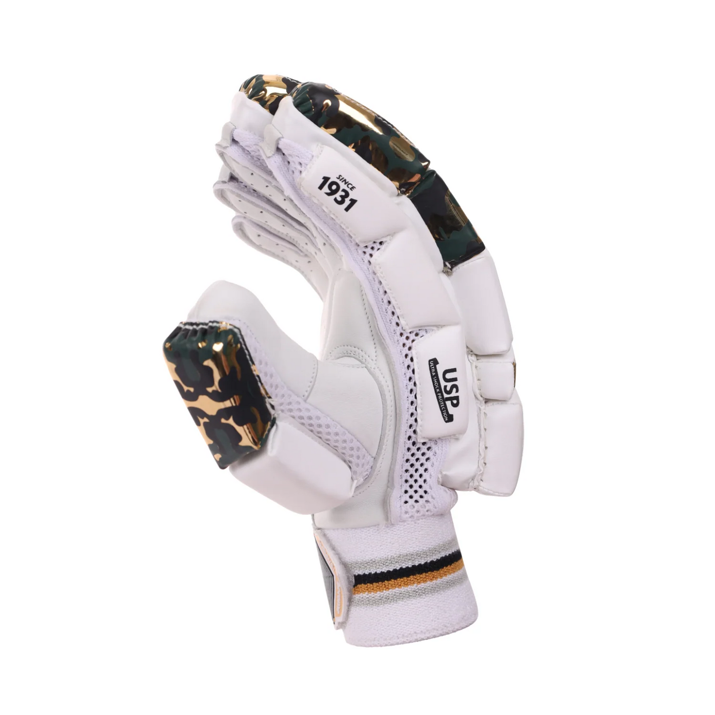 Cricket batting gloves from SG Savage Lite by Cric Studio Canada, with padded palms and adjustable wrist straps.