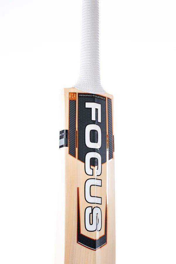 Focus Raw Performance English Willow Cricket Bat by Cric Studio Canada, showing the bat's handle and blade with detailed craftsmanship.