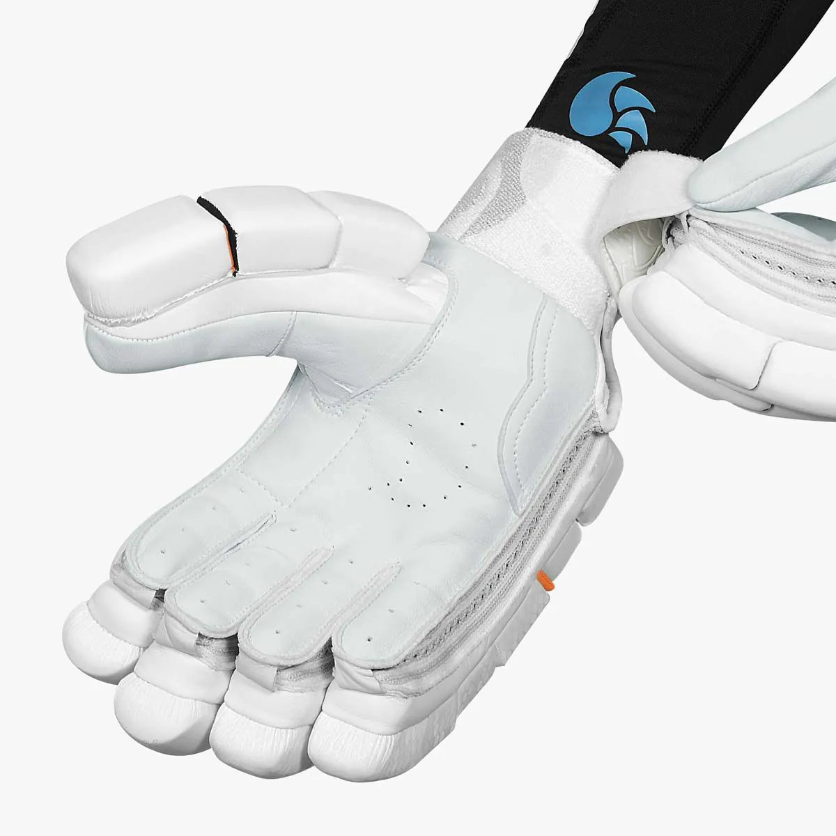 Cric Studio Canada DSC Krunch 1.0 Batting Gloves for cricket players, featuring padded palms and finger protection.